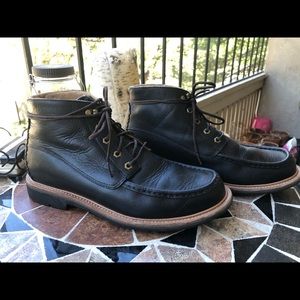 Olukai boots size ten. Great shape